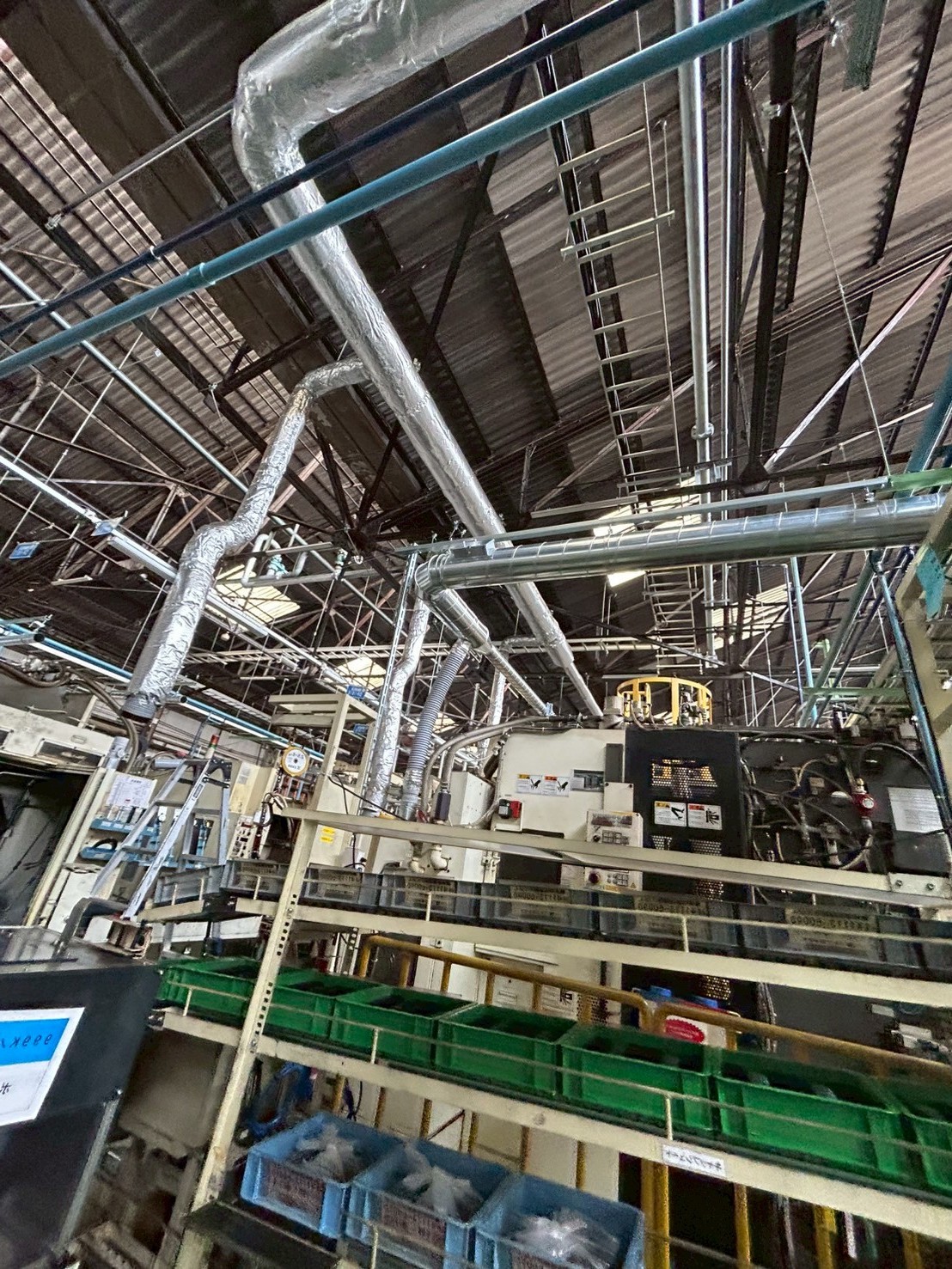 岡崎市の工場で大型ミストコレクターの設置をさせていただきました。
