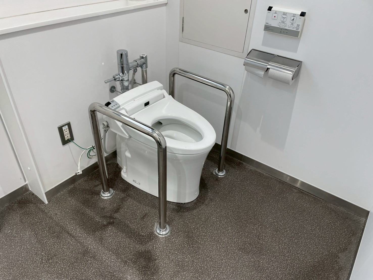 名古屋市　トイレ改修工事