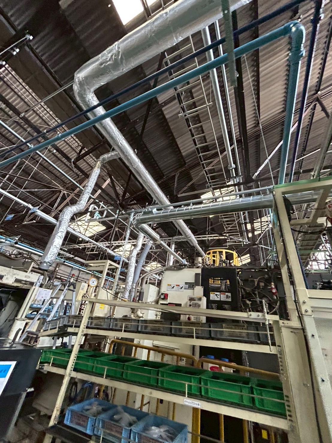 岡崎市の工場で大型ミストコレクターの設置をさせていただきました。
