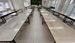 教室の床　改修工事　改修後