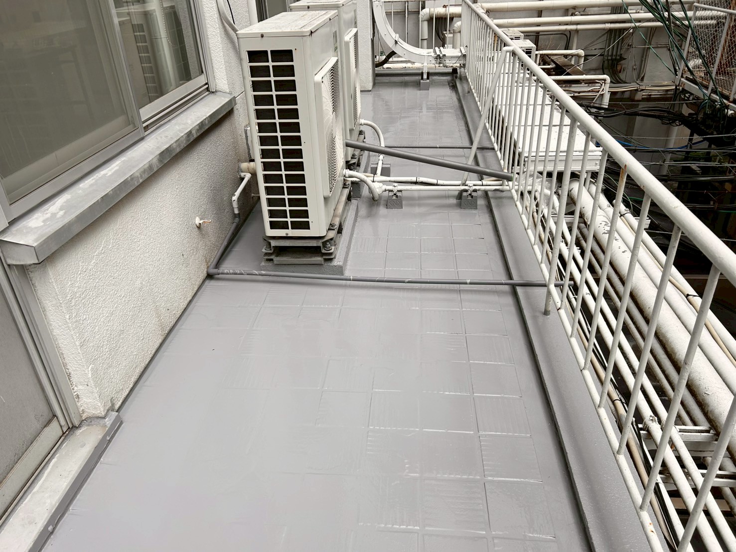 教室のベランダ　防水工事　改修前