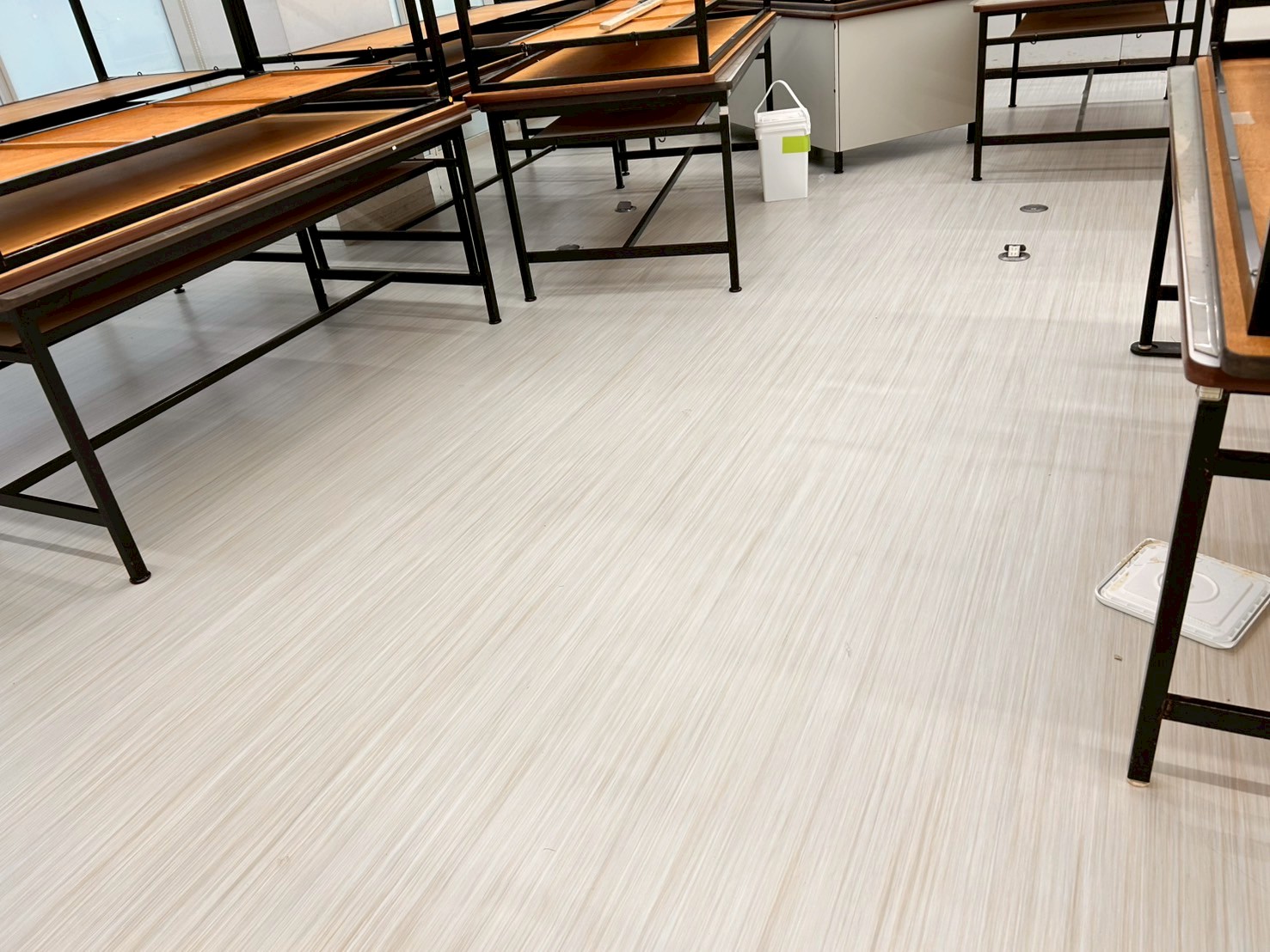 教室の床　改修工事　改修後